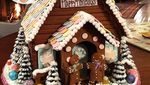 Kreatif! Kelly Jenner dan Iggy Azalea Bikin Kreasi Gingerbread House