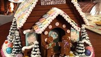 Ini bukan buatan Anderson Cooper. Melainkan buatan kedua temannya yang secara khusus memberikan hadiah kepada Cooper gingerbread house sebagai hadiah natal. Foto: Istimewa