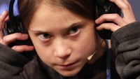 Majalah TIME menyebut Thunberg telah menjadi wajah dari aktivis lingkungan generasi baru. Beberapa pihak menyambut baik upayanya, termasuk saat menyampaikan pidato menantang para pemimpin dunia untuk menghentikan pemanasan global. Namun ada juga yang mengkritiknya. Bernat Armangue/AP Photo.
