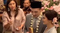 Senyum bahagia Richard Kevin dan Cut Tari usai resmi menjadi sepasang suami istri. Dok. Instagram
