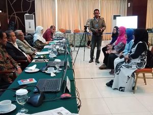 Pendukung Melobi Pansel Hakim Konstitusi Minta Ida Budhiati Lolos Seleksi