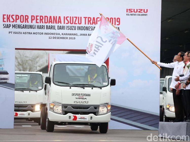 Mantap! Jokowi Lepas Ekspor Perdana Isuzu Traga
