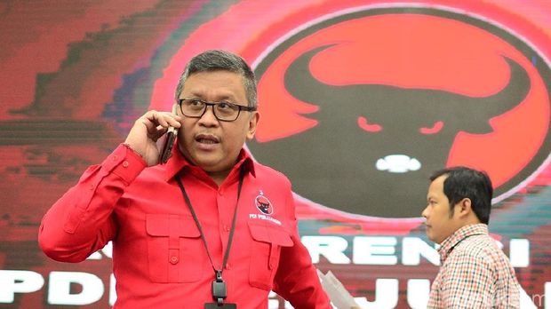 Heboh Serangan Jantung Adian Napitupulu di Tengah Penerbangan
