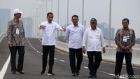 Selain meresmikan tol Japek Layang, Jokowi juga meninjau dua proyek lainnya di kawasan Cikampek.