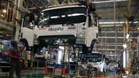 Isuzu Traga dirakit di pabrik Isuzu Karawang Plant di Kawasan Industri Suryacipta, Karawang Timur, Jawa Barat.
