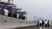 Dua proyek tersebut ialah LRT Jabodebek dan Kereta Cepat Jakarta-Bandung.