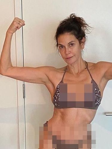 Bikin Takjub, Aktris Teri Hatcher Pamer Badan Kekar di Usia 55