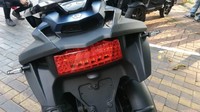 Motor ini dapat dipesan dengan lima pilihan warna Hitam, Merah, Silver, Putih, dan Biru. Untuk harganya dilabeli Rp 357 juta on the road Jakarta. Foto: Rizki Pratama