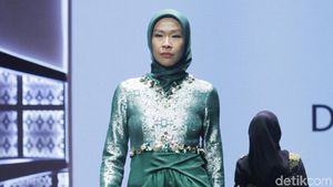 Foto: Keindahan Songket Riau di Busana Muslim Karya Dian Pelangi