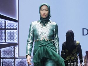 Foto: Keindahan Songket Riau di Busana Muslim Karya Dian Pelangi