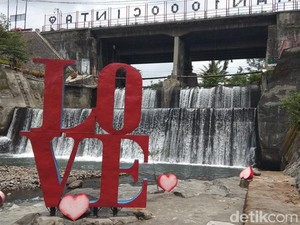 Populer Weekend: Taman Seribu Cinta hingga Pantai Ikan Penis