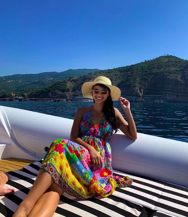 Dia pernah liburan ke Italia. Siapa tahu setelah melihat foto liburannya menginspirasi kamu akhir tahun ke Italia. (tamaryngreen/Instagram) Dia pernah liburan ke Italia. Siapa tahu setelah melihat foto liburannya menginspirasi kamu akhir tahun ke Italia. (tamaryngreen/Instagram)