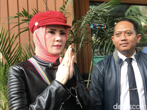 Benarkah Hidup Angel Lelga Prihatin Usai Ditinggal Vicky Prasetyo?
