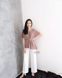 Rekomendasi 8 Blus Simpel dari Online Shop, Harga di Bawah Rp 150 Ribu