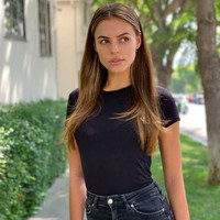 Namun ada pula yang justru mengagumi lekuk tubuh Brooks Nader dan memuji keseksiannya. Foto: Instagram/@brooksnader