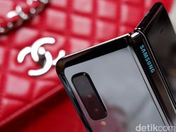 Lebih Dekat dengan Ponsel Sultan Galaxy Fold Harga Rp 30 Juta