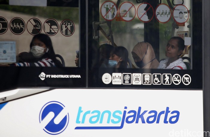 Pemprov DKI Jakarta memotong subsidi untuk transportasi dalam rencana anggaran 2020. Namun pemotongan subsidi transportasi itu tidak berpengaruh pada tarif.