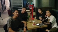 Bertemu dengan teman lamanya, Aida Saskia langsung menemaninya sambil makan bareng di salah satu kafe yang berada di kawasan Bogor. Foto: Instagram @aidasaskia.new