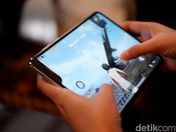 Lebih Dekat dengan Ponsel Sultan Galaxy Fold Harga Rp 30 Juta