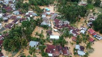 Banjir terjadi lagi setelah hujan lebat menguyur daerah itu sejak Kamis (12/12) malam. 