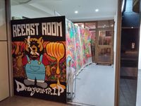 Bisa Dapat Minuman Gratis, Jika Berhasil Lempar Kapak di Bar Ini