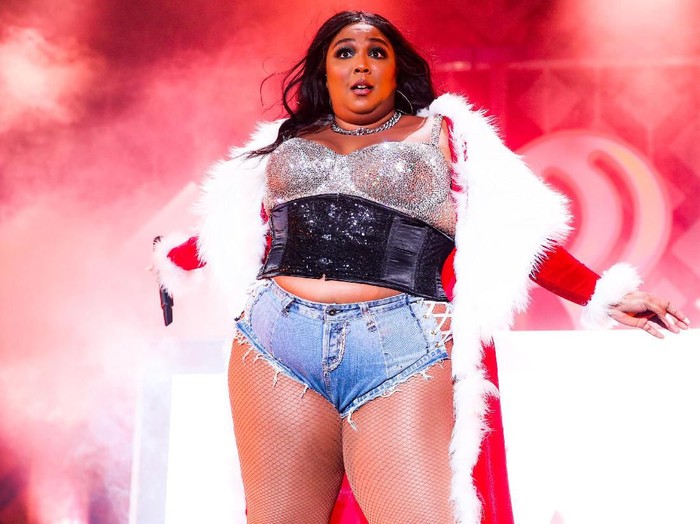 INGLEWOOD, CALIFORNIA - DECEMBER 06: Lizzo performs onstage during 102.7 KIIS FMs Jingle Ball 2019 Presented by Capital One>> at The Forum on December 06, 2019 in Inglewood, California. EDITORIAL USE ONLY. NO COMMERCIAL USE. (Photo by Rich Fury/Getty Images  for iHeartMedia)