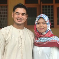 Khairul pun menambahkan bahwa ia biasanya paling lama dua hari tidak mengunjungi sang istri ke pemakaman. Khairul juga mengaku bahwa dirinya masih terbayang-bayang suara dan wajah istrinya yang meninggal pada Agustus kemarin. Foto: Instagram @acongbundle