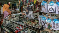 Lokasi ini ramai dikunjungi setiap harinya.