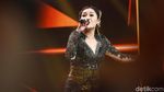 Sexy In Black! Penampilan Nella Kharisma dengan Gaun Batik