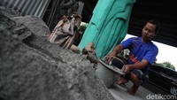 Perajin dapat membuat patung setinggi 4 meter yang dikerjakan dalam waktu maksimal 1 bulan. 