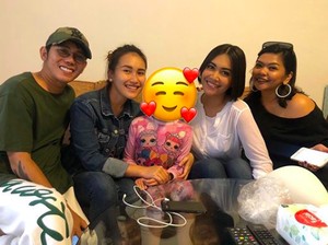 Shakira Video Call Ingin Bertemu, Ayu Ting Ting Langsung Kabulkan