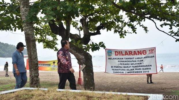Genjot Pembangunan Wisata, Bupati Pangandaran Ngantor di Pantai