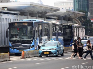 Liburan Murah di Jakarta, Naik Transjakarta Saja