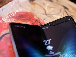 Lebih Dekat dengan Ponsel Sultan Galaxy Fold Harga Rp 30 Juta