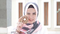 Donat cokelat jadi salah satu camilan favoritnya. Angel sendiri, dikenal sering mengunggah momen kulinerannya di Instagram. Foto: Instagram @angellelga