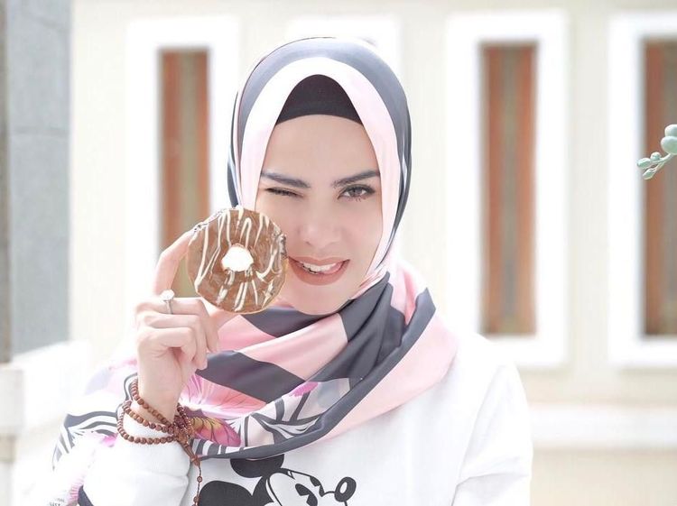 Lihat Lagi Momen Kulineran Angel Lelga yang Hits dan Hobi Ngopi