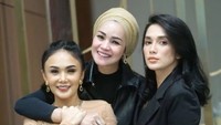 Banyak yang memuji lekuk tubuh Yuni dan perut ratanya. Dok. Instagram/yunishara36