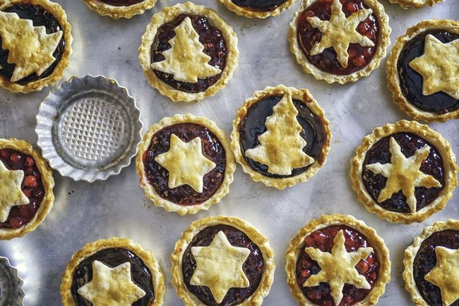 5 Toko Kue Legendaris Ini Tawarkan Kue Natal yang Autentik