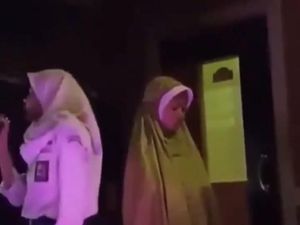 Ini Video Pelajar yang Salat di Tempat Karaoke