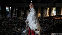 Perlu diketahui, pemukiman kumuh di Jakarta masih sangat banyak dan hingga kini permasalahan itu masih tetap saja terjadi.
