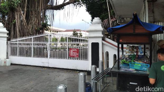 Pedagang Legowo Pegawai Setwan Dilarang Nongkrong di Angkringan