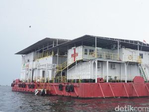 Rumah Sakit Apung dr Lie Penjelajah Pelosok Tenggelam di NTB