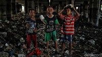 Hal tersebut disebabkan oleh kemampuan kognitif dan keahlian matematika, pendidikan sekolah, informasi mendapatkan pekerjaan dan kesehatan mental.