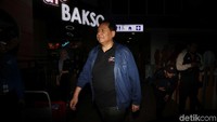 Chairul Tanjung tiba di Trans Studio Cibubur, tempat berlangsungnya HUT Transmedia.