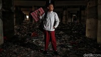 Menurut data Ikatan Pemulung Indonesia (IPI), saat ini terdapat 3,7 juta orang di 25 provinsi yang bergantung pada sampah plastik dan sampah daur ulang lain untuk mencari nafkah.
