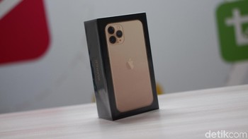 Varian yang detikINET unboxing adalah iPhone 11 Pro Gold 64 GB. Foto: Adi Fida Rahman/detikINET
