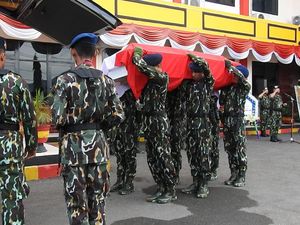 Jenazah Anggota Brimob yang Ditembak Kelompok MIT Diberangkatkan ke Banten