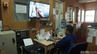 Ada pula ruangan control room, untuk mengawasi seluruh aktivitas dalam RS Apung demi keamanan dan kenyamanan seluruh relawan, dokter, perawat, mau pun pasien. (Foto: Nafilah Sri Sagita K/detikHealth)