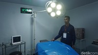 Dokter-dokter di RS Apung juga sudah terlatih menjalani proses operasi, meskipun dalam kondisi kapal sedang tidak stabil. (Foto: Nafilah Sri Sagita K/detikHealth)