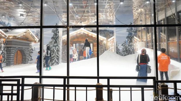 Mini Snow Jadi Wahana Favorit Para K-Popers di Trans Studio Cibubur